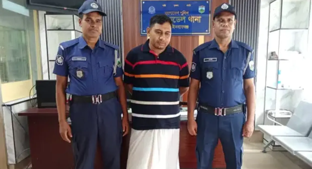 রাজশাহীতে যাবজ্জীবন সাজাপ্রাপ্ত পলাতক ইউপি সদস্য গ্রেপ্তার