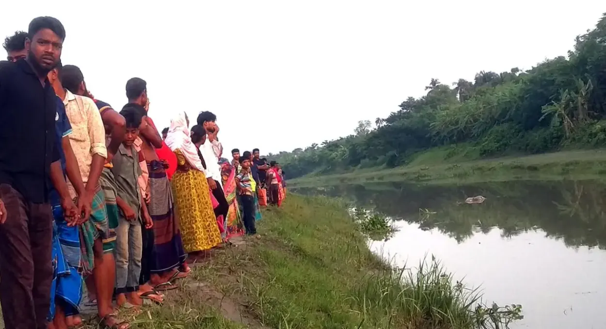 নদী থেকে মাথাবিহীন অজ্ঞাত ব্যক্তির মরদেহ উদ্ধার