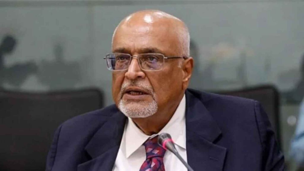 ড. দেবপ্রিয় ভট্টাচার্য টেকসই ব্যবসায়িক মডেলের জন্য অনুকূল পরিবেশ সৃষ্টির আহ্বান জানালেন