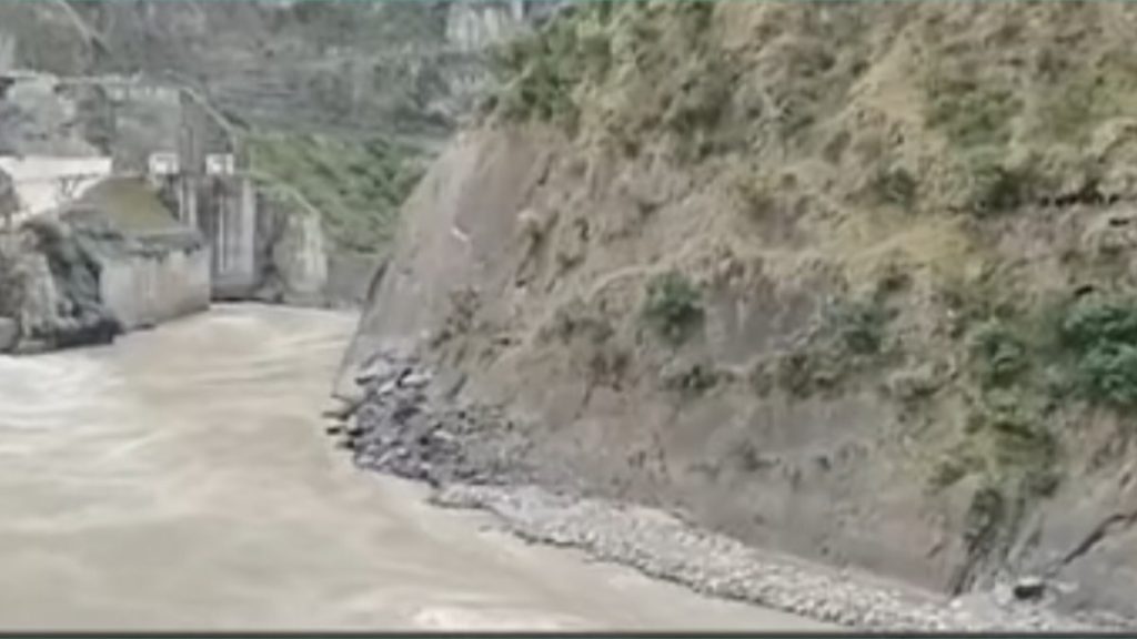 ভারত চেনাব নদীর পানি প্রবাহ বন্ধ করলো, সিন্ধু চুক্তি কার্যত বাতিল ভারত চেনাব নদীর পানি প্রবাহ বন্ধ করলো, সিন্ধু চুক্তি কার্যত বাতিল