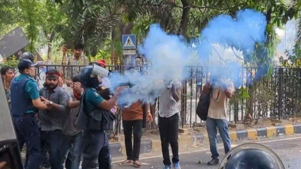 জগন্নাথ বিশ্ববিদ্যালয় শিক্ষার্থী পুলিশ সংঘর্ষ