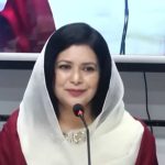 দুর্নীতির মামলায় বিএনপির ভারপ্রাপ্ত চেয়ারম্যান তারেক রহমান এবং তার স্ত্রী ডাক্তার জোবায়দা রহমান খালাস পেয়েছেন। আজ বুধবার (২৮ মে) বিচারপতি মোঃ খসরুজ্জামানের একক হাইকোর্ট বেঞ্চ এই রায় ঘোষণা করেন। মামলার বিবরণ অনুযায়ী, ২০০৭ সালের ২৬ সেপ্টেম্বর রাজধানীর কাফরুল থানায় তাদের বিরুদ্ধে অবৈধ আয়ে সম্পদ অর্জন এবং সম্পদের তথ্য গোপনের অভিযোগে মামলা দায়ের করে দুর্নীতি দমন কমিশন (দুদক)। দীর্ঘ বিচারিক প্রক্রিয়া শেষে ২০২৩ সালের ২ আগস্ট ঢাকার বিশেষ জজ আদালত তারেক রহমানকে দুটি ধারায় মোট ৯ বছরের এবং ডাক্তার জোবায়দা রহমানকে ৩ বছরের কারাদণ্ড দেন। সেইসঙ্গে আর্থিক জরিমানাও ধার্য করা হয়। তবে ২০২৪ সালের শেষ দিকে সরকার এক প্রজ্ঞাপনের মাধ্যমে ডা. জোবায়দা রহমানের সাজা এক বছরের জন্য বাতিল করে। এরপর চলতি বছরের ১৪ মে হাইকোর্ট থেকে জামিন পান তিনি। একইসঙ্গে, তার দায়ের করা আপিল হাইকোর্ট গ্রহণ করে এবং শুনানির জন্য নির্ধারণ করা হয়। আপিলের পক্ষে শুনানিতে অংশ নেন জ্যেষ্ঠ আইনজীবী এসএম শাহজাহান, কায়সার কামাল ও জাকির হোসেন ভুঁইয়া। আজকের রায়ে আদালত জোবায়দা রহমানকে খালাস দেন এবং একই মামলায় তারেক রহমানের সাজাও বাতিল করা হয়। এই রায়ের ফলে বিএনপির ভারপ্রাপ্ত চেয়ারম্যান তারেক রহমান দুর্নীতির মামলাগুলোর সবগুলো থেকেই মুক্তি পেলেন বলে দাবি করেছেন তার আইনজীবীরা।