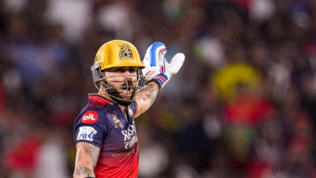 ফাইনালে আবারও ব্যর্থ বিরাট কোহলি, উদ্বেগে কোচ অ্যান্ডি ফ্লাওয়ার ও মেন্টর দিনেশ কার্তিক আইপিএল ২০২৫ ফাইনালে বিরাট কোহলি ব্যর্থ হলেও আলোচনার কেন্দ্রে ছিলেন Azmatullah Omarzai। তাঁর নিখুঁত বোলিংয়ে পাঞ্জাব কিংস পাওয়ারপ্লেতেই ম্যাচের নিয়ন্ত্রণ নেয়।