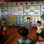 ১২ সেপ্টেম্বর ২০২৪ তারিখে তোলা এই ছবিতে, শোনজিদা, একজন রোহিঙ্গা মহিলা উখিয়ার একটি শরণার্থী শিবিরের একটি স্কুলে শিক্ষকতা করছেন।