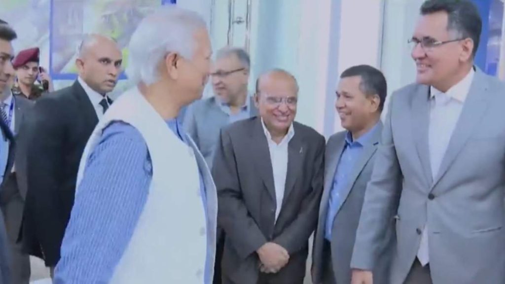 ব্রিটিশ প্রধানমন্ত্রীর সঙ্গে সাক্ষাৎ হয়নি: দেশে ফিরলেন অন্তর্বর্তী সরকারের প্রধান উপদেষ্টা ইউনুস, হতাশ নন তবে ‘বাংলাদেশ সফরের আমন্ত্রণ’