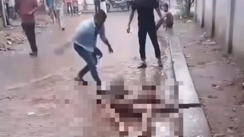 রাজধানীতে প্রকাশ্য দিবালোকে ব্যবসায়ী সোহাগকে পিটিয়ে হত্যা