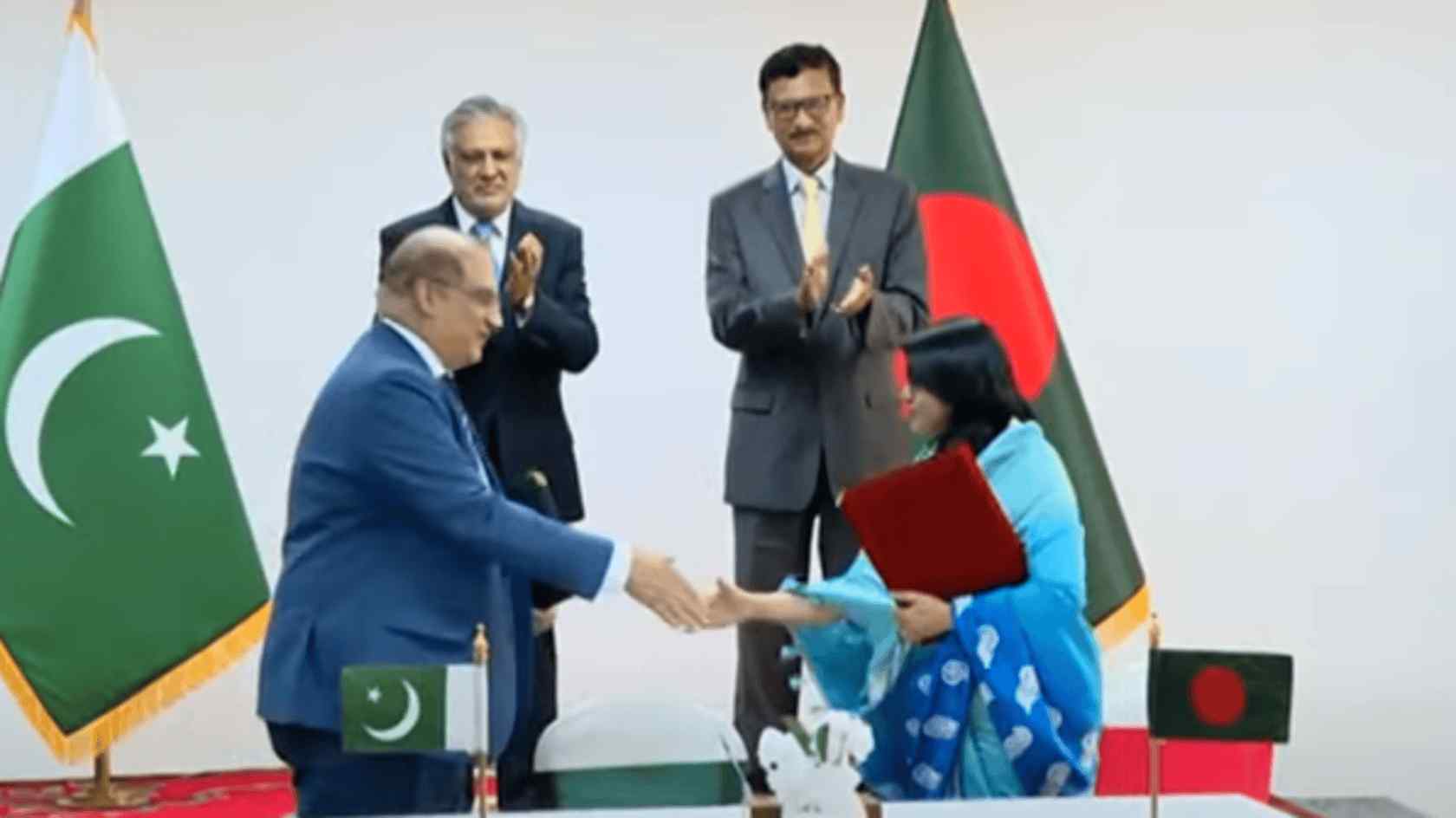 ঢাকা সফরে পাকিস্তানের পররাষ্ট্রমন্ত্রী ইসহাক দার: চুক্তি ও সমঝোতা সই