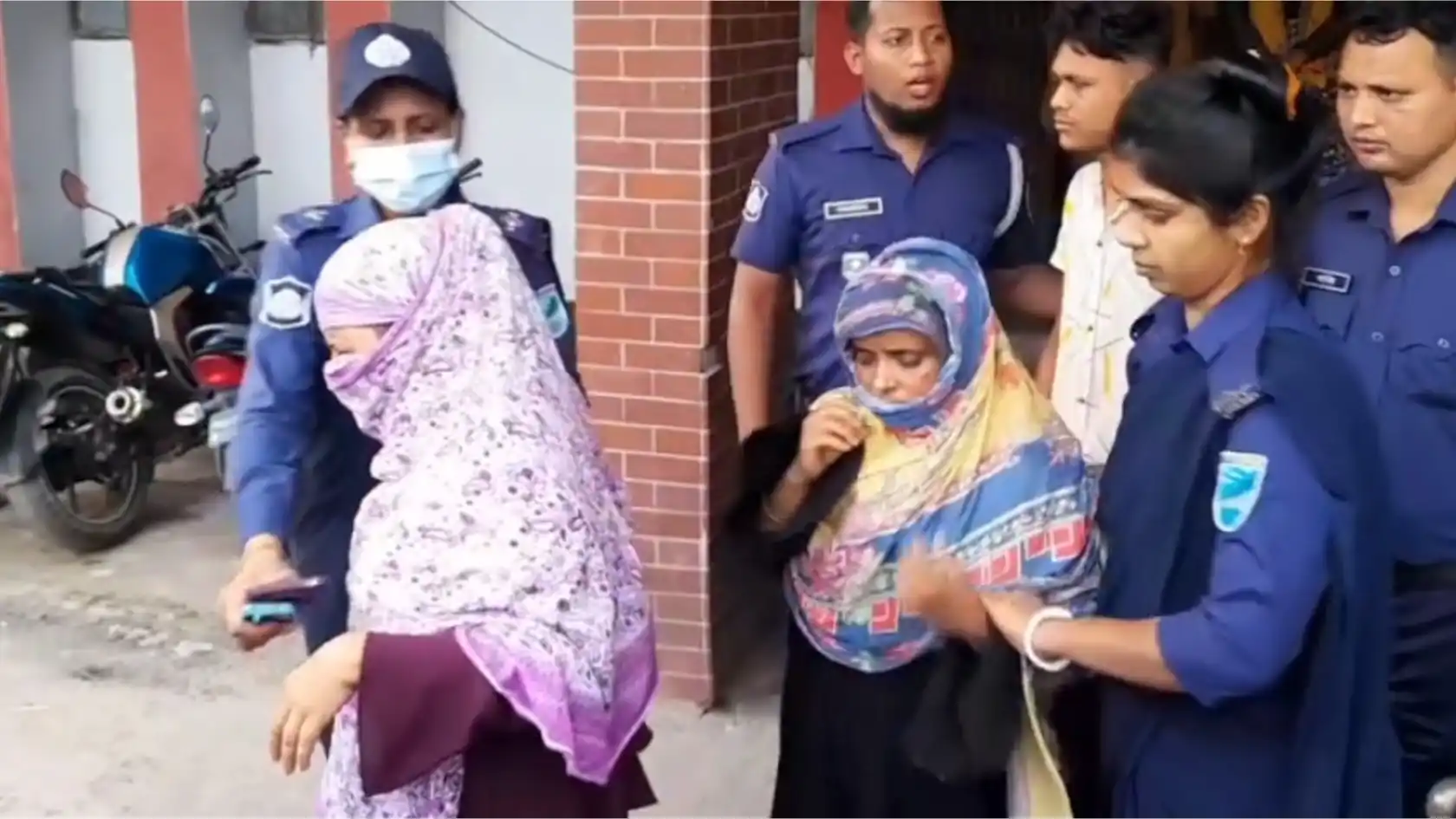 শরীয়তপুরে শিশু তাইয়েবা হত্যায় চাচি আয়শাসহ দুজন রিমান্ডে