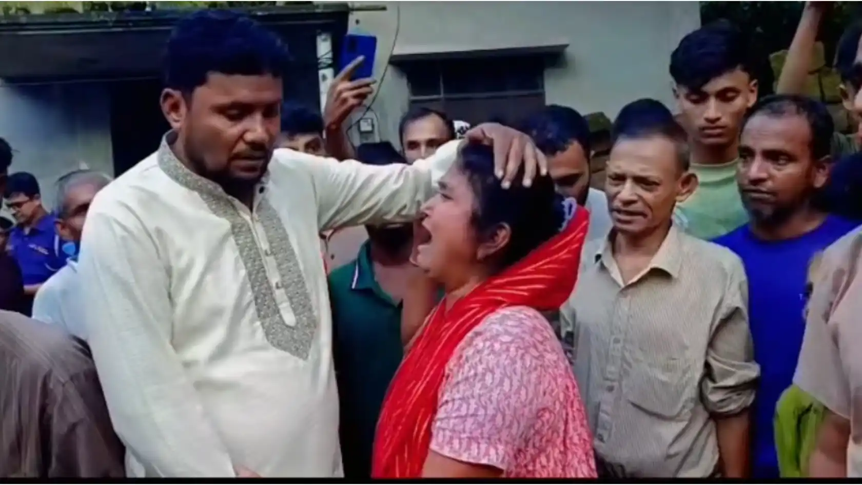 ফরিদগঞ্জে কৃষিজমি থেকে যুবকের মরদেহ উদ্ধার
