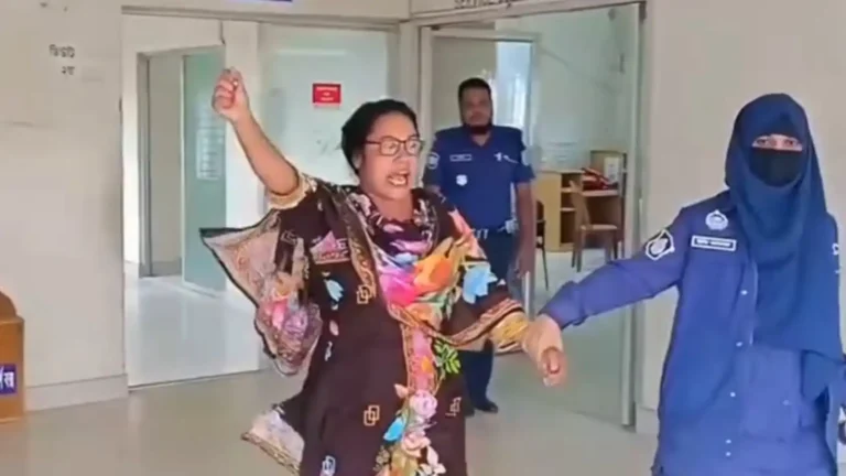 শরীয়তপুরে যুব মহিলা লীগ নেত্রী গ্রেপ্তার, থানার ভেতরেই দিলেন স্লোগান শরীয়তপুরে যুব মহিলা লীগ নেত্রী গ্রেপ্তার, থানার ভেতরেই দিলেন স্লোগান