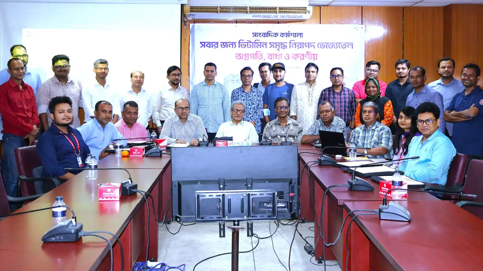 খোলা তেল বিক্রি বন্ধ ও মানসম্মত প্যাকেজিং বাধ্যতামূলক করা জরুরি: বিশেষজ্ঞরা