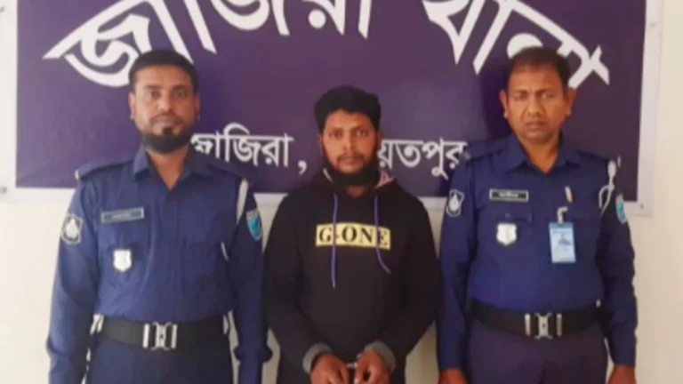 শরীয়তপুরের জাজিরায় মাদকবিরোধী অভিযানে ৩৪ পিস ইয়াবাসহ কারবারি গ্রেপ্তার