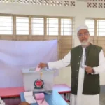 শরীয়তপুর-৩ আসনে ভোট দিলেন দাঁড়িপাল্লা প্রতীকের প্রার্থী আজহারুল ইসলাম