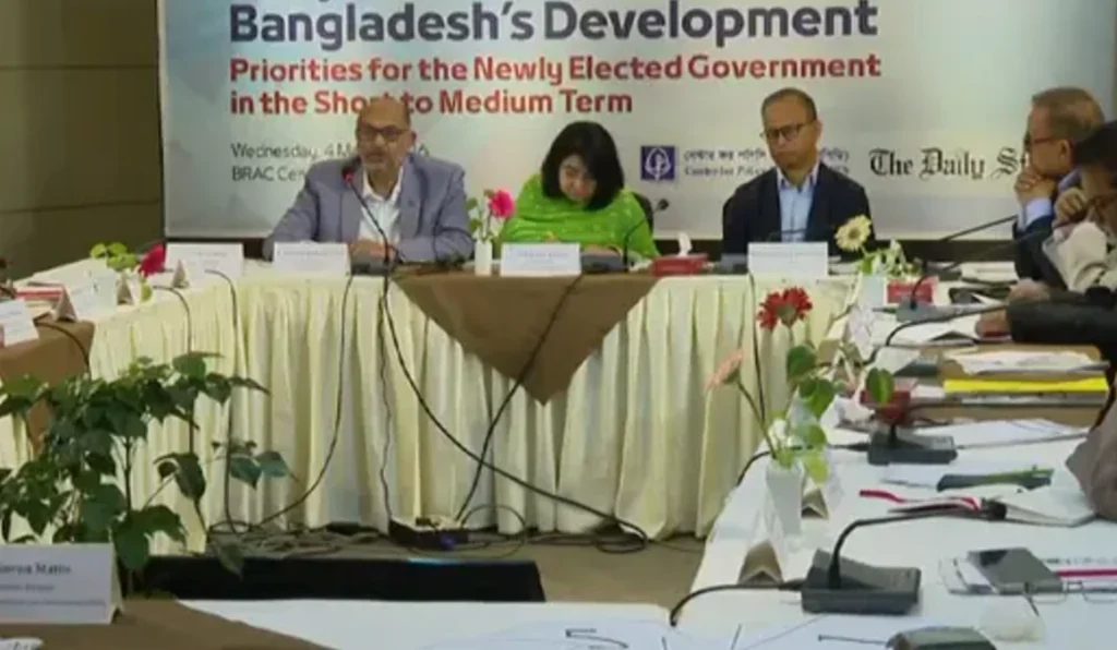 Bangladesh to Shift from Consumption-Led to Investment-Driven Growth Model: Economic Advisors Outline Reform Priorities