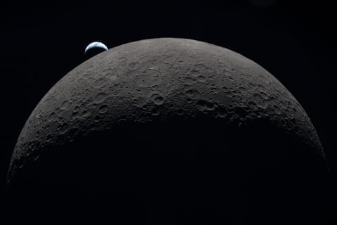 সারা বিশ্বে সপ্তাহে ২০টি ছবি