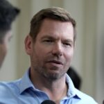 ক্যালিফোর্নিয়া: নতুন যৌন নিপীড়নের অভিযোগের পর এরিক সোয়ালওয়েল কর্মীরা পদত্যাগ করেছেন