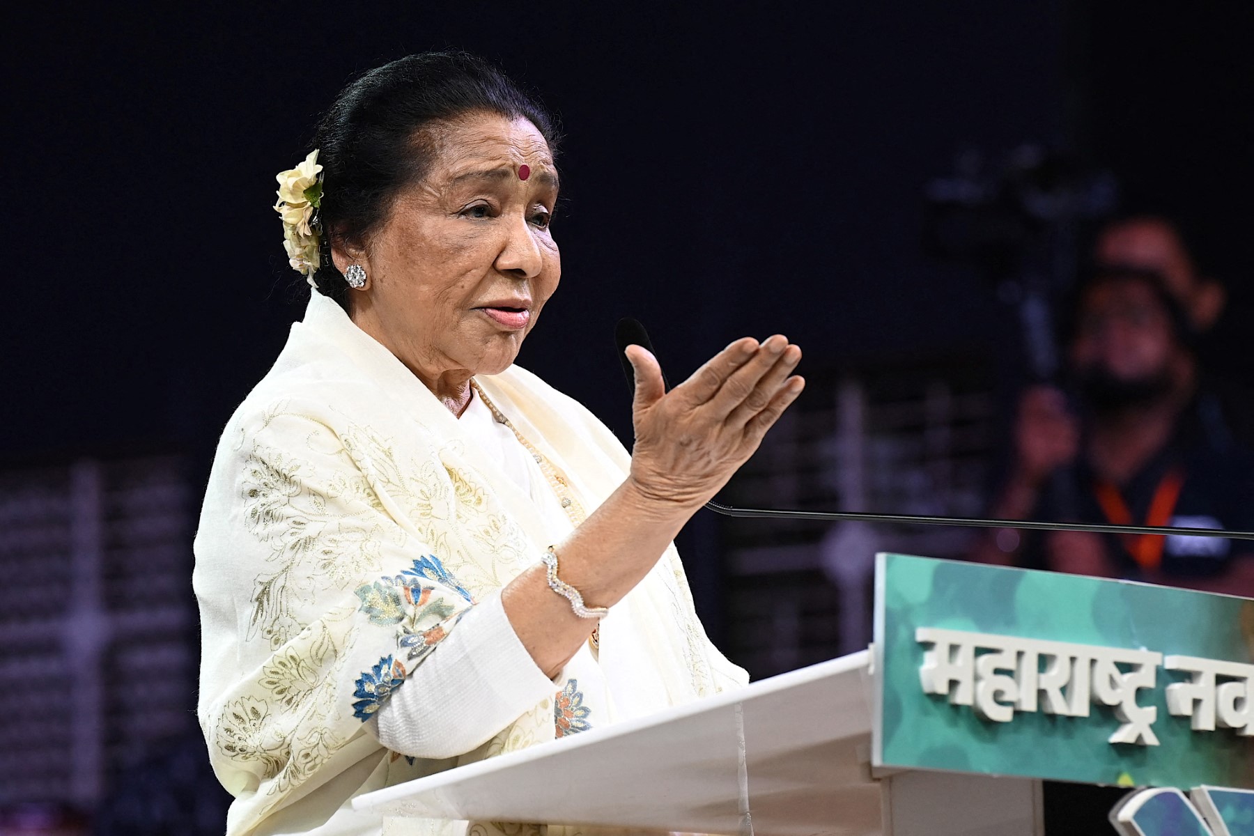 কিংবদন্তি বলিউড গায়িকা আশা ভোঁসলে ৯২ বছর বয়সে প্রয়াত