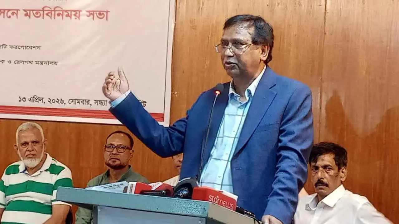 হকারদের শৃঙ্খলায় আনতে লাইসেন্স ব্যবস্থা চালু হবে: ডিএসসিসি প্রশাসক