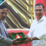 Hanif Sanket accepted the freedom award
