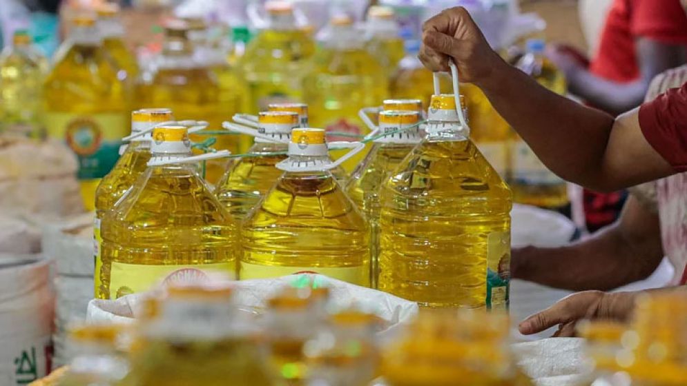 Edible oil prices not rising: Commerce Minister