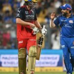 টিম ডেভিড আম্পায়ারদের কাছে বল হস্তান্তর করতে অস্বীকার করার জন্য অনুমোদন করেছিলেন