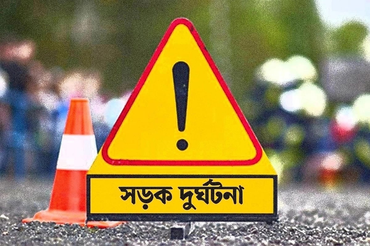 Two students died after being hit by a private car on the 300 feet road in Rupganj