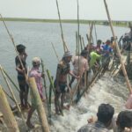 Thousands of farmers saved the dam that broke due to water, crop loss