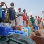 Farmers suffer in long queues at pumps for diesel in Munshiganj