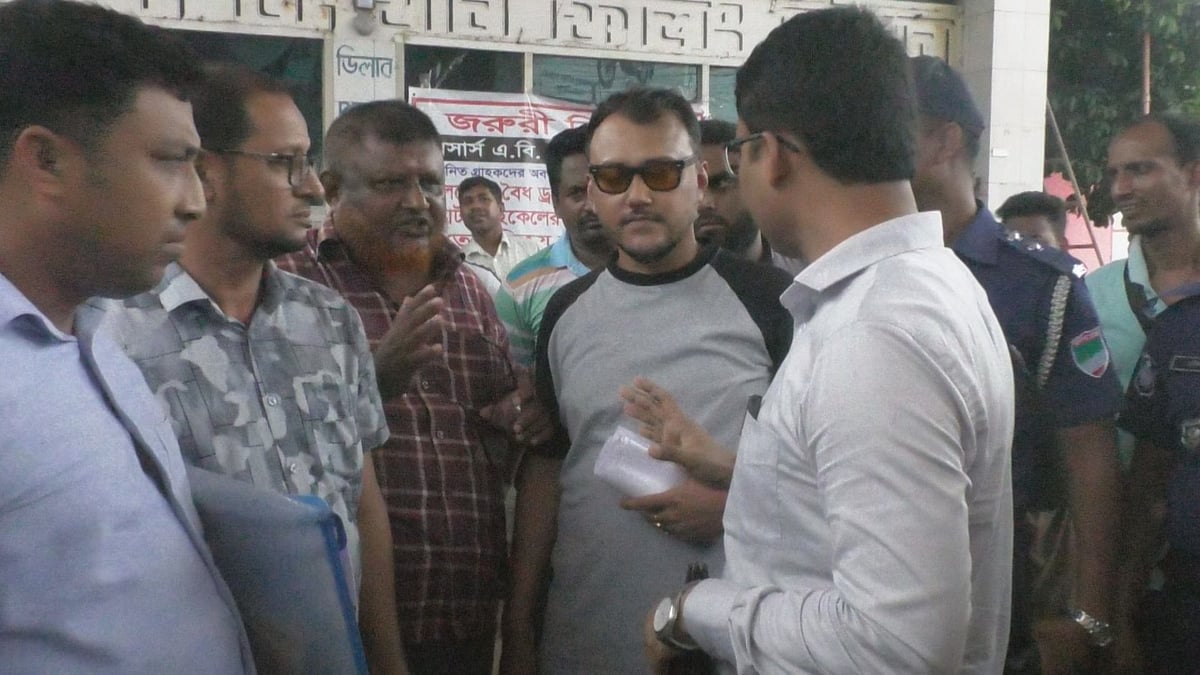 Two Satkhira Fuel Stations Fined for Hoarded Fuel Price Gouging