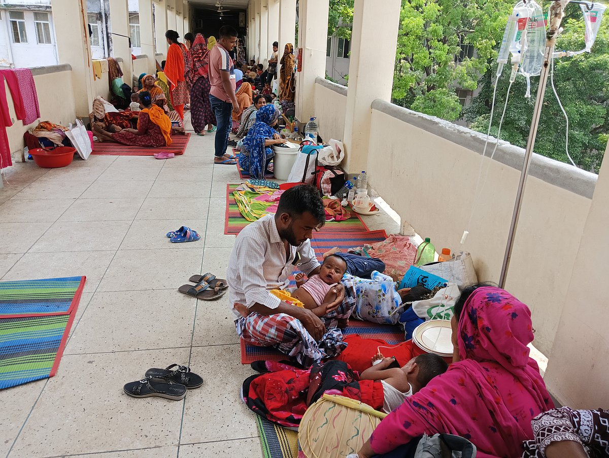 Children with symptoms of measles are still being treated with the balcony and general patients