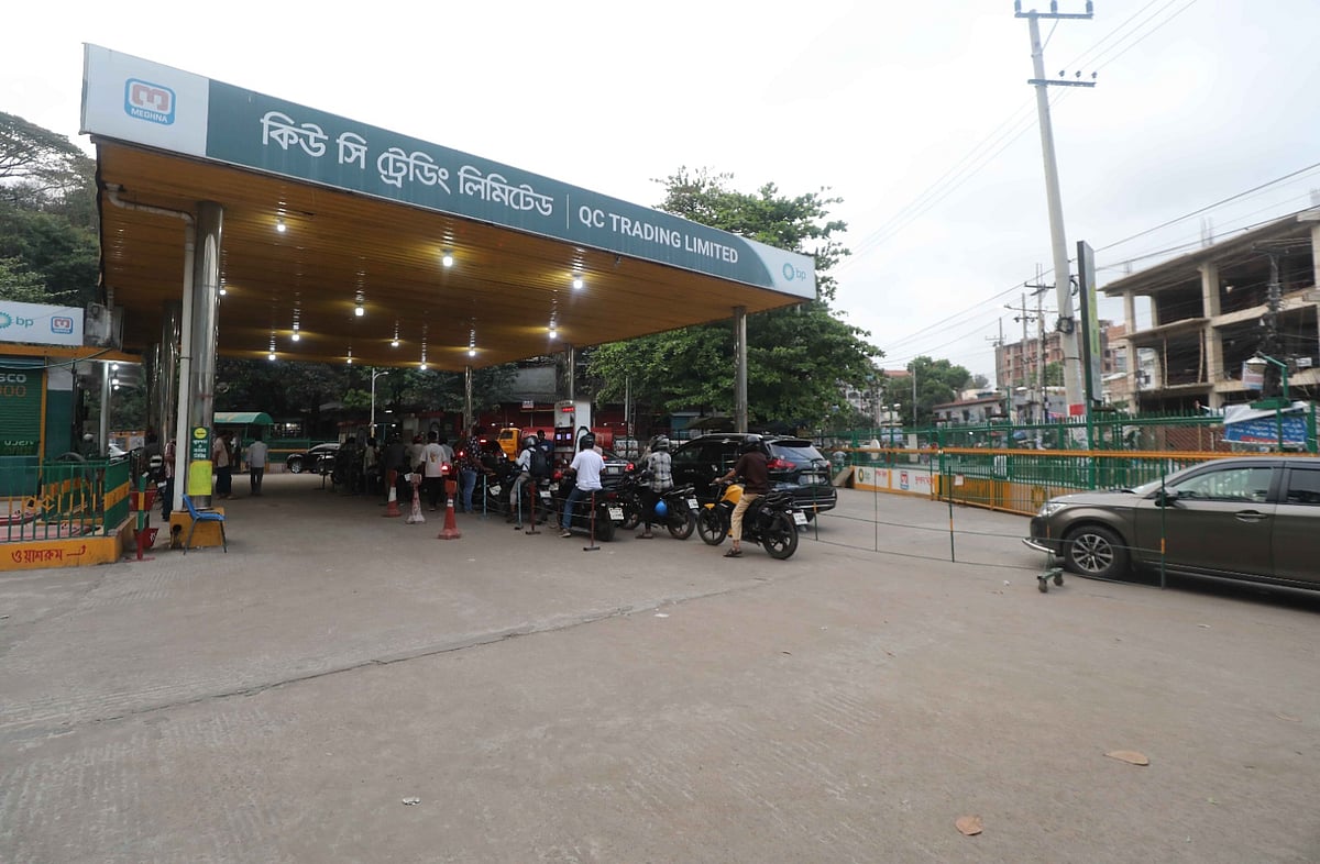 Octane supply increases in Chittagong
Filling stations are less crowded