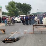 Blockade of the highway to keep the body of the murdered BNP worker in Raujan