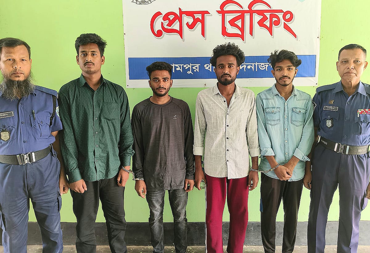 In Dinajpur dacoity case, accused volunteers and 6 leaders-activists of Chhatra Dal expelled.
