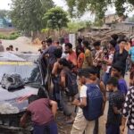 The private car lost control and entered the house, the driver was handed over to the police along with the ganja