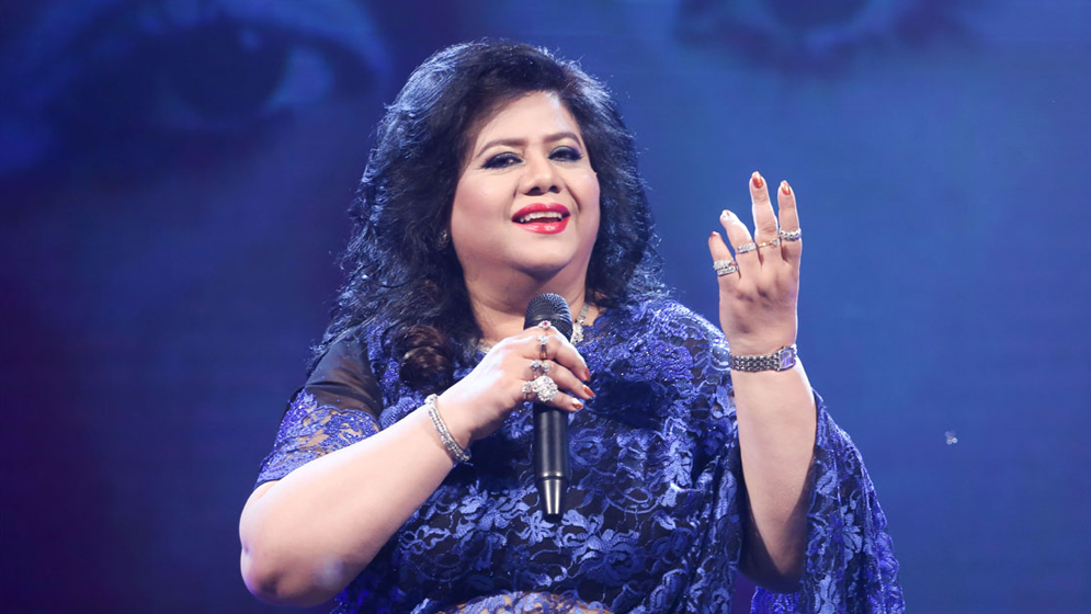 Runa Laila gets ‘Minar-e-Delhi’ award