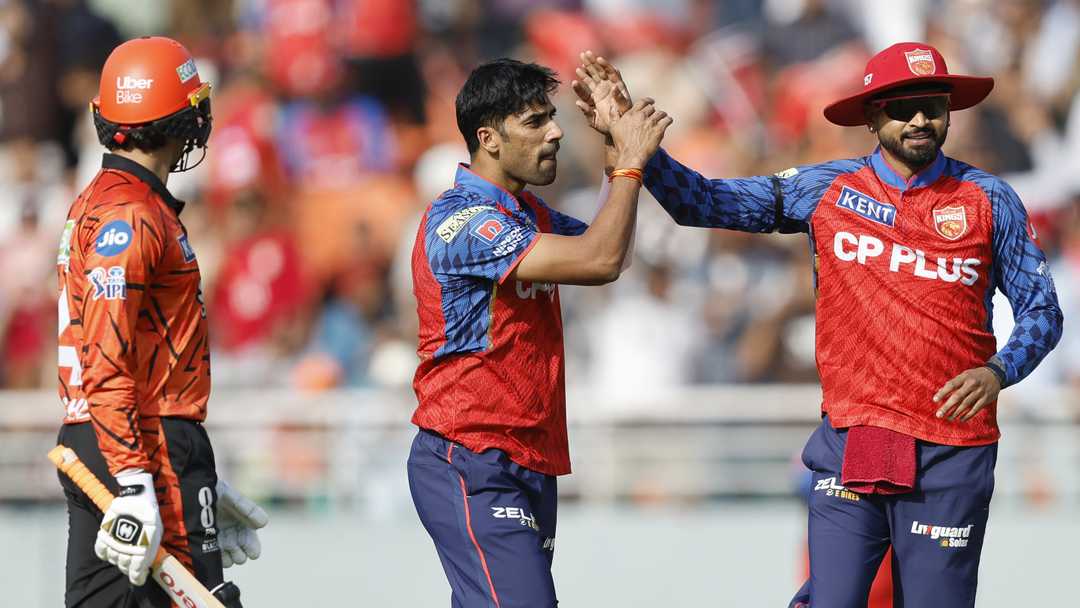 লখনউয়ের সামনে দুর্বার পাঞ্জাব, ব্যাটিংয়ে চাই মোড় ঘোরানো