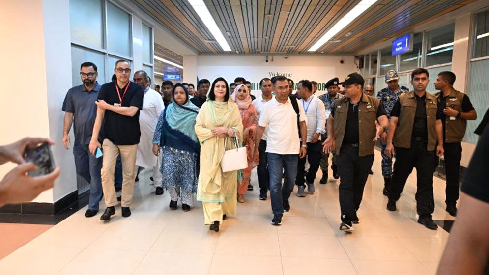 সিলেট সফর শেষে ঢাকায় প্রধানমন্ত্রী