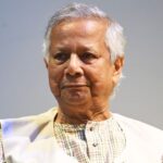প্যারিস গেলেন ড. ইউনূস, বিমানবন্দরে পেলেন ভিআইপি প্রোটোকল