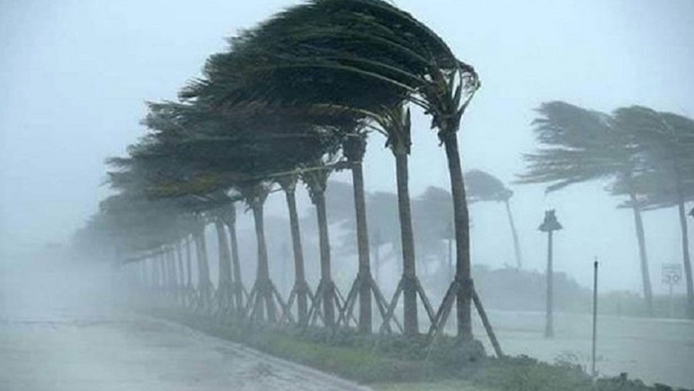 দুপুরের মধ্যে দেশের ১০ অঞ্চলে ঝড়ের সতর্কতা