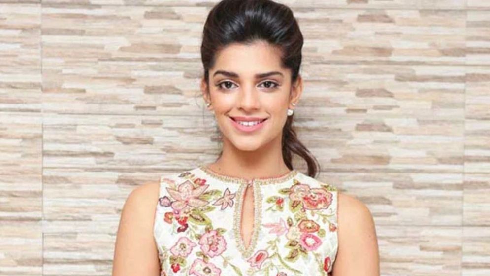 Pakistani Actress Sanam Saeed to Debut at Cannes Film Festival
