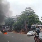 ফার্মগেটে চলন্ত প্রাইভেটকারে আগুন