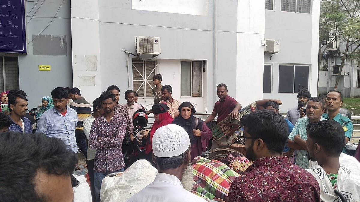 8 workers died in Sylhet early in the morning