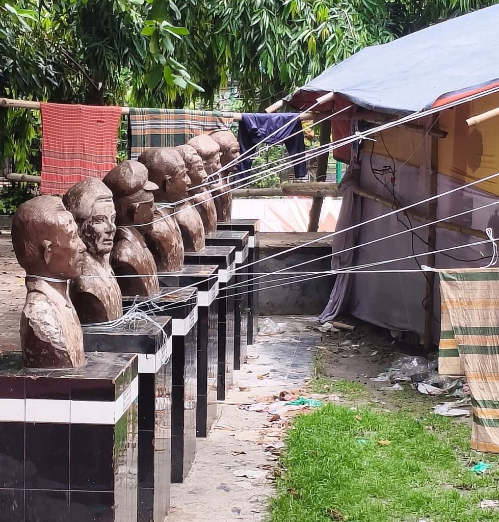 Tangail Sculptures of National Heroes Adorned with Garland Stall Ropes