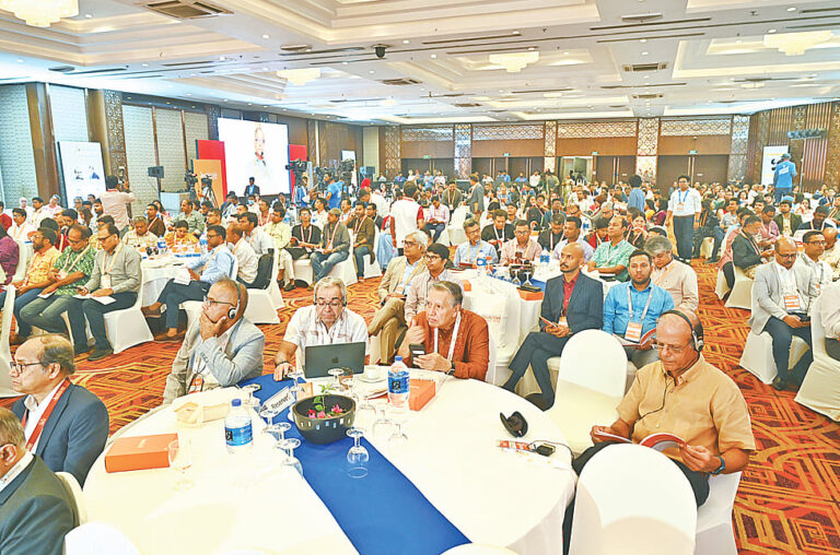 Media under pressure, crisis
Great opportunity for change