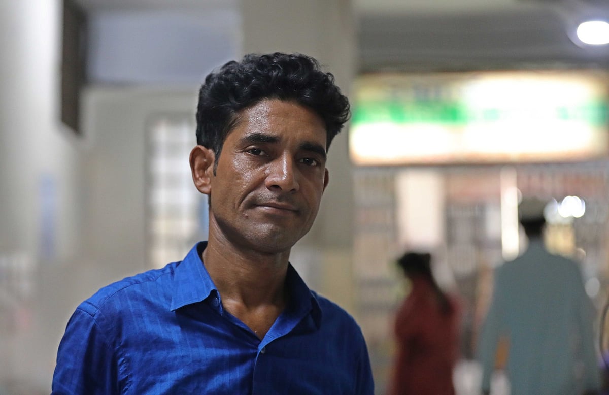 Alam runs the family by taking pictures on the beach, sells the camera for his daughter’s treatment