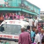 Protesters block ambulance carrying childs body in Rajshahi demanding justice