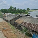Still life on the embankment, Pratapnagar could not turn around