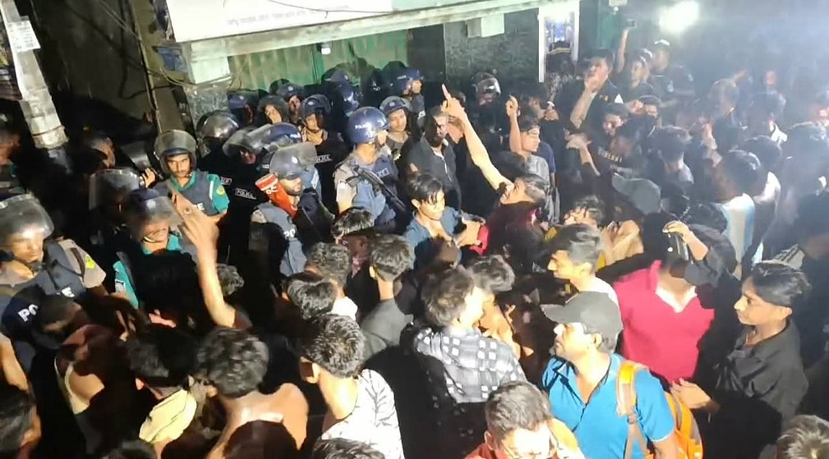 Tear shells, sound grenades, blank bullets—police besieged the accused for 6 hours