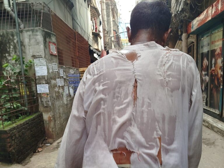 Dhaka Rickshaw Pullers Face Critical Heat Risk, Study Shows