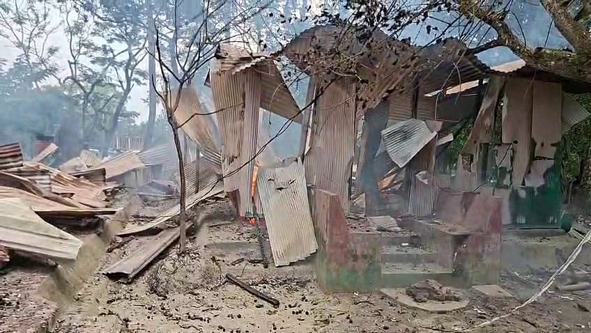Mob attacks and sets fire to homes of accused in Noakhali lynching case